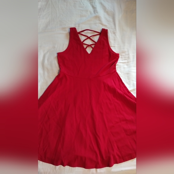 Red Strappy Back Dress, Size M - Picture 6 of 6